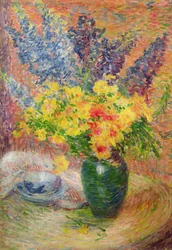Delphiniums et chrysanthèmes